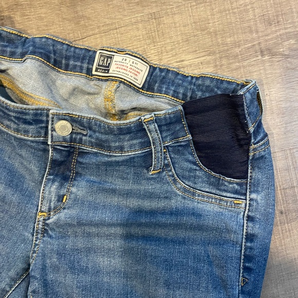 Gap Maternity Jeans - Picture 2 of 3